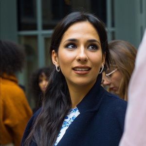 Meet your Posher, Samia